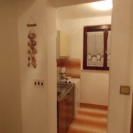 Apartment With Three Hearts *