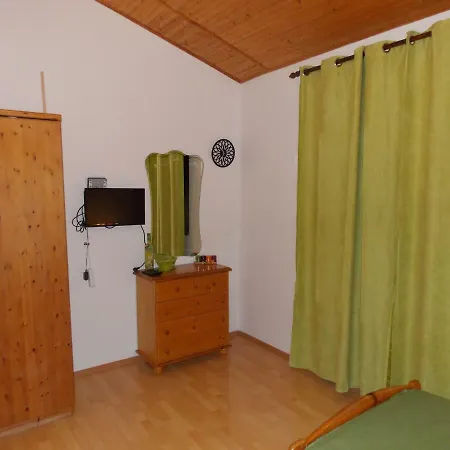 With Three Hearts Apartment *